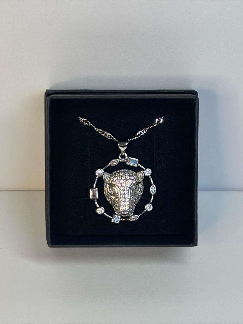 18k white gold-plated panther pendant necklace - Picture 6 of 7
